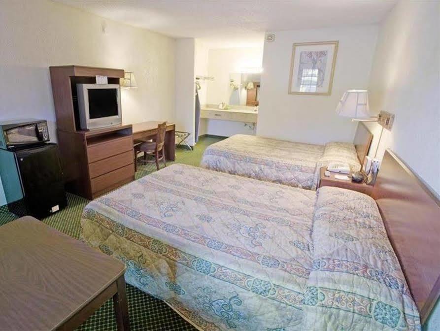 Americas Best Value Inn Richmond South Bellwood Exterior photo