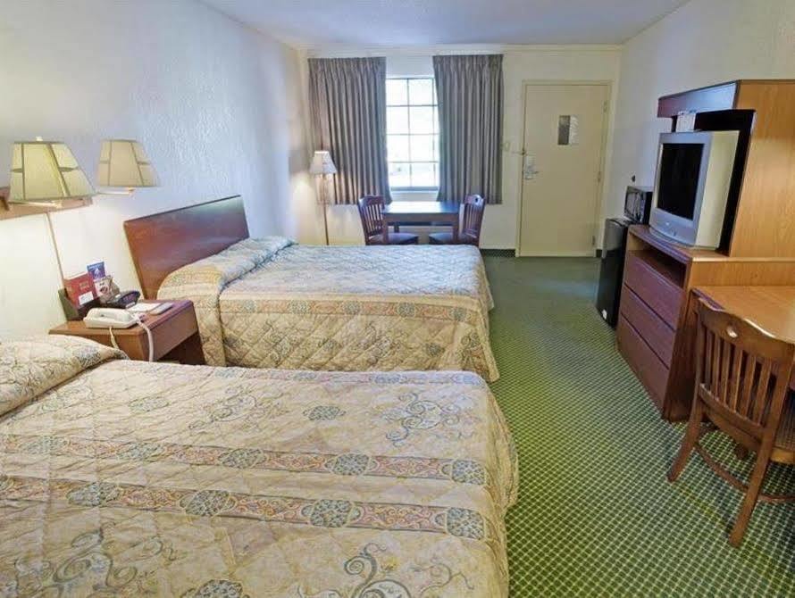 Americas Best Value Inn Richmond South Bellwood Exterior photo