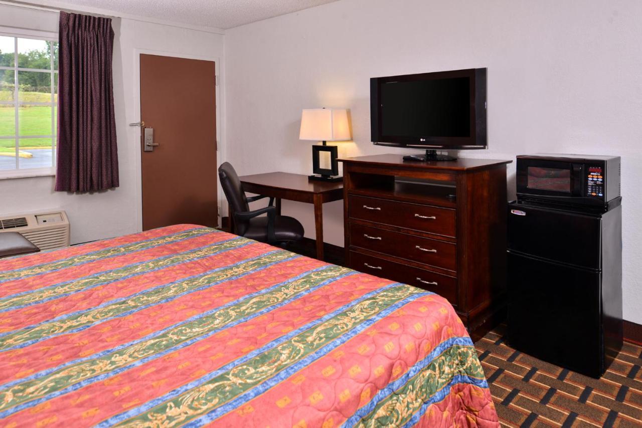Americas Best Value Inn Richmond South Bellwood Exterior photo
