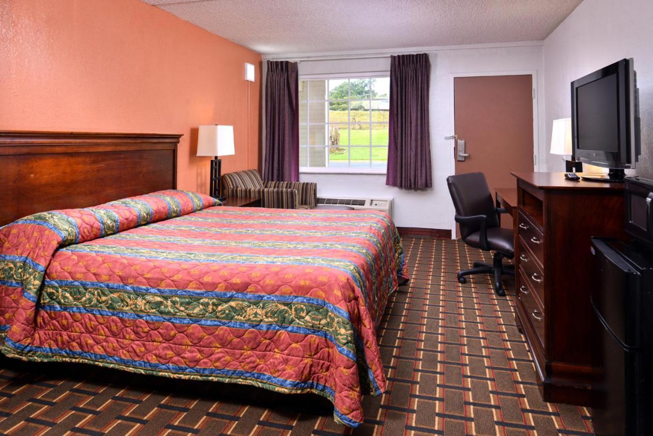 Americas Best Value Inn Richmond South Bellwood Exterior photo