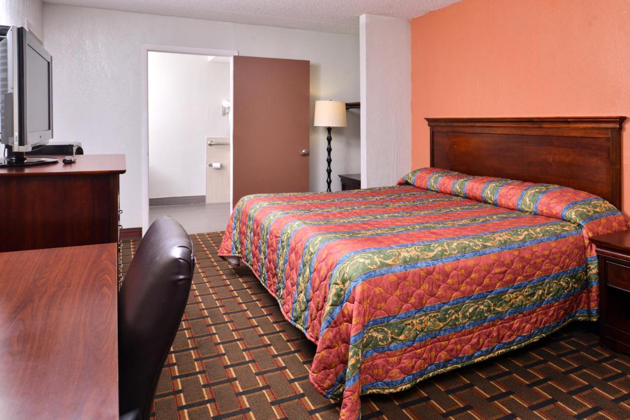 Americas Best Value Inn Richmond South Bellwood Exterior photo