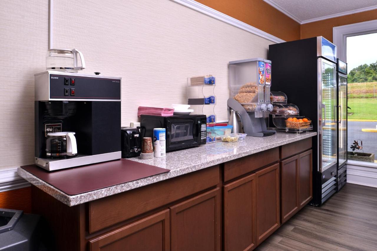 Americas Best Value Inn Richmond South Bellwood Exterior photo