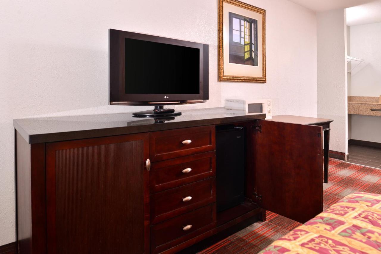 Americas Best Value Inn Richmond South Bellwood Exterior photo