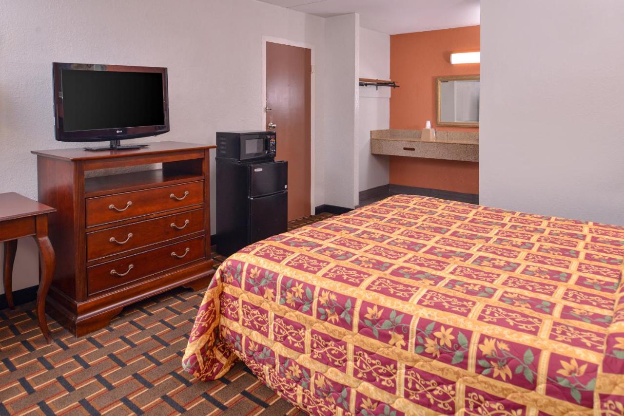 Americas Best Value Inn Richmond South Bellwood Exterior photo