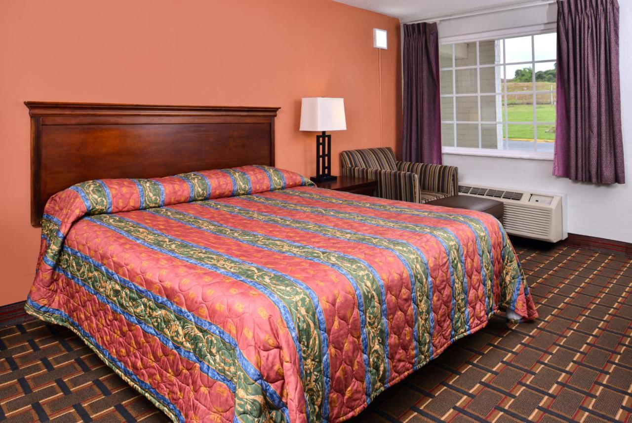 Americas Best Value Inn Richmond South Bellwood Exterior photo