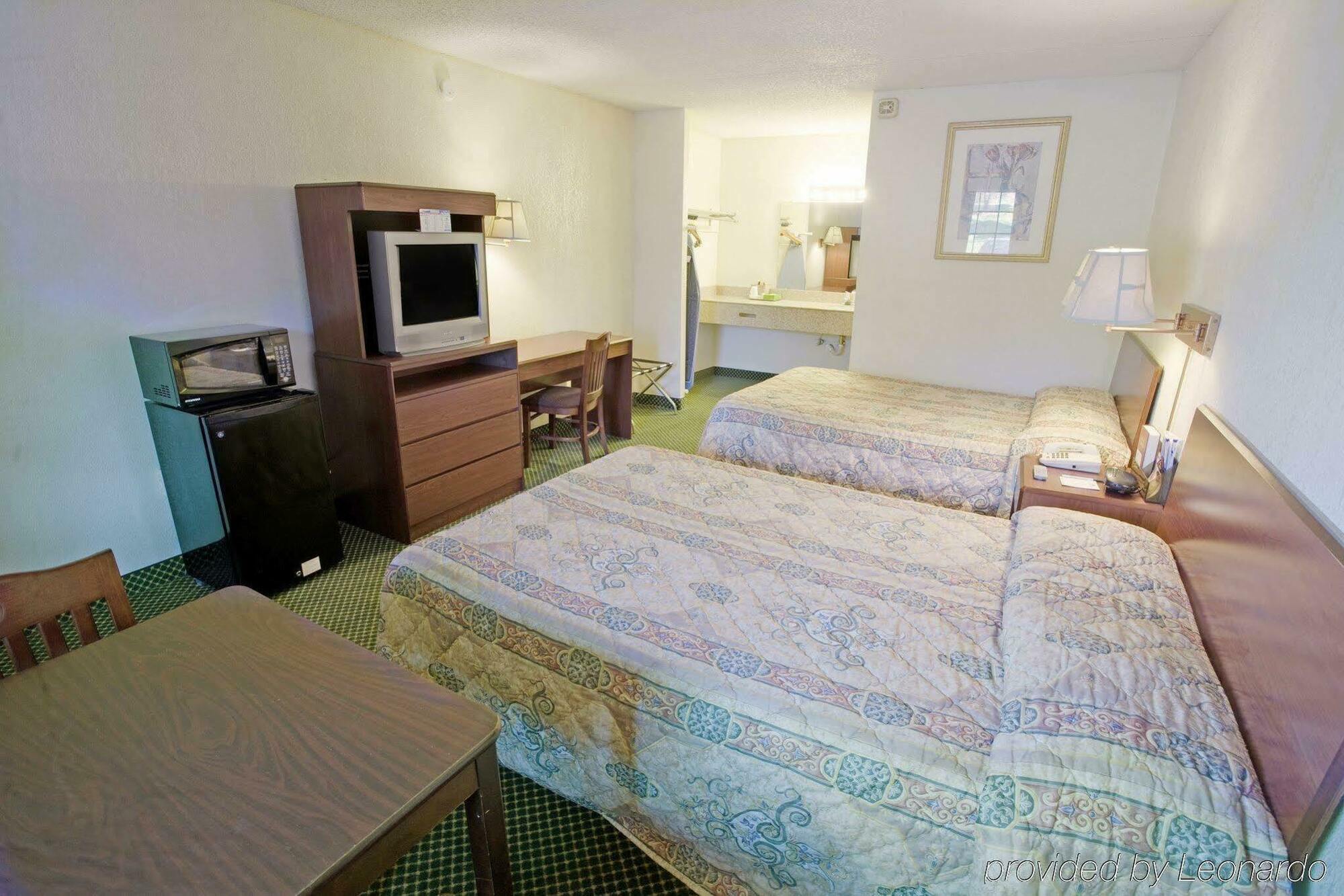 Americas Best Value Inn Richmond South Bellwood Exterior photo
